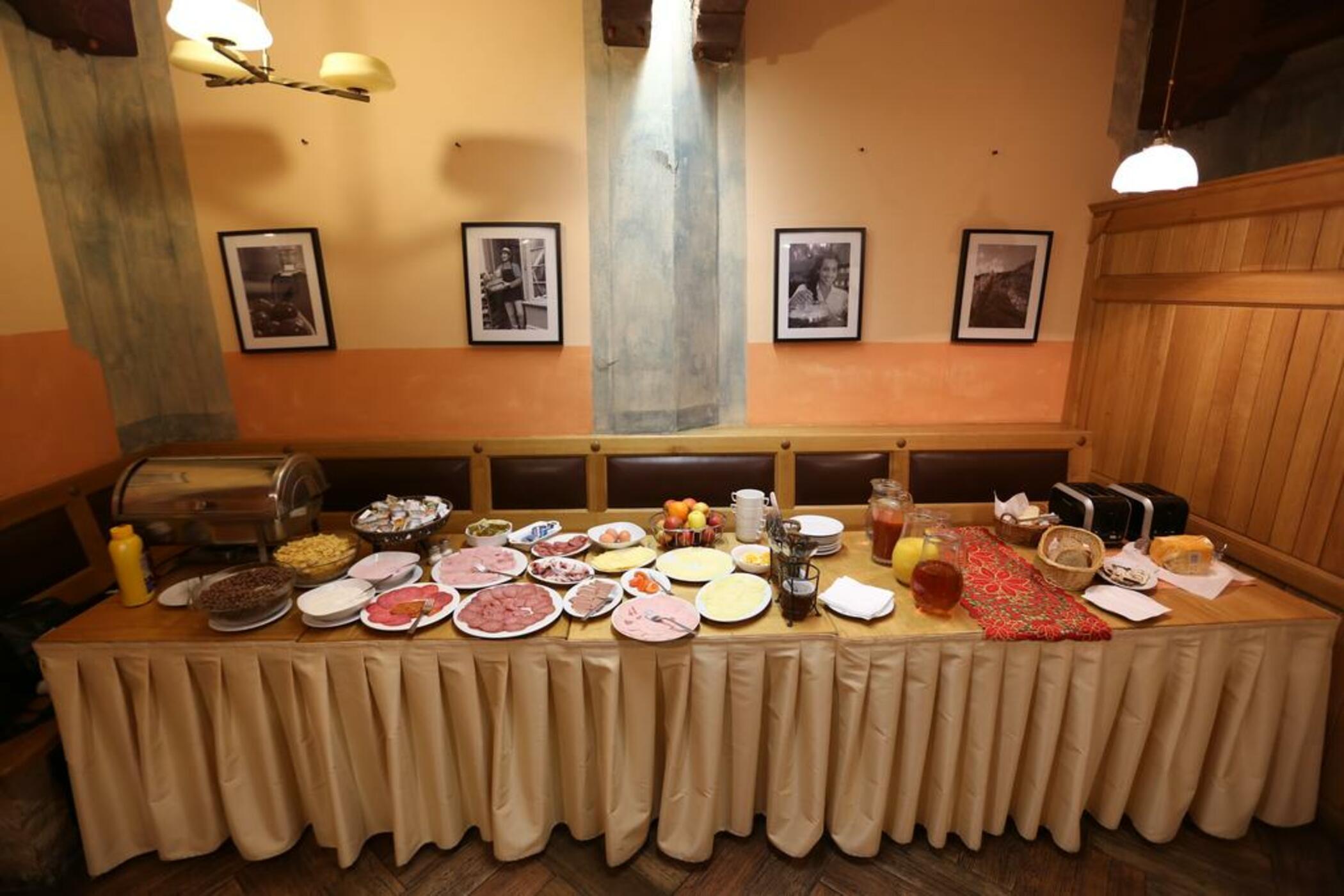 โรงแรมคิงจอร์จ ปราก ภายนอก รูปภาพ